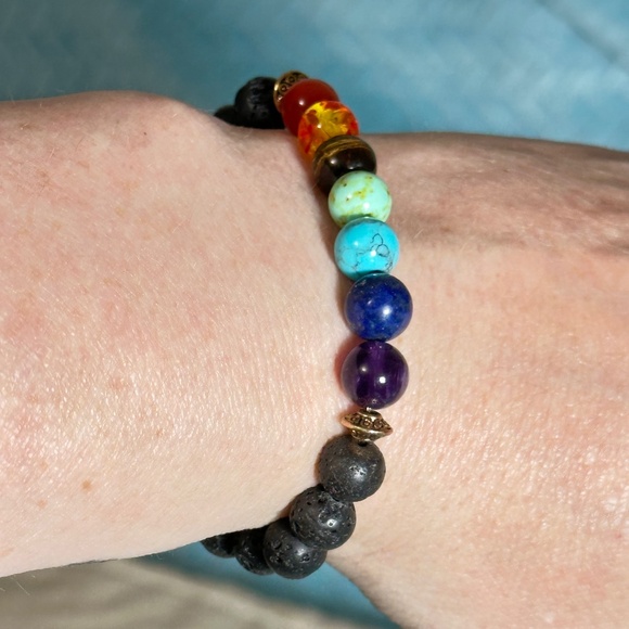 Multicolor 7 stone chakra stretchy bracelet w/black lava stones - Picture 13 of 16